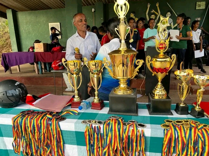 අමුපිටිය ජාතික පාසල මැදදුම්බර කොට්ටාශයේ අන්තර් ක්‍රීඩා සමාජ තරගාවලියේ සමස්ත ශූරතාවය හා කාන්තා මලල ක්‍රීඩා ශුරතාවය ජයග්‍රහණය කිරීම